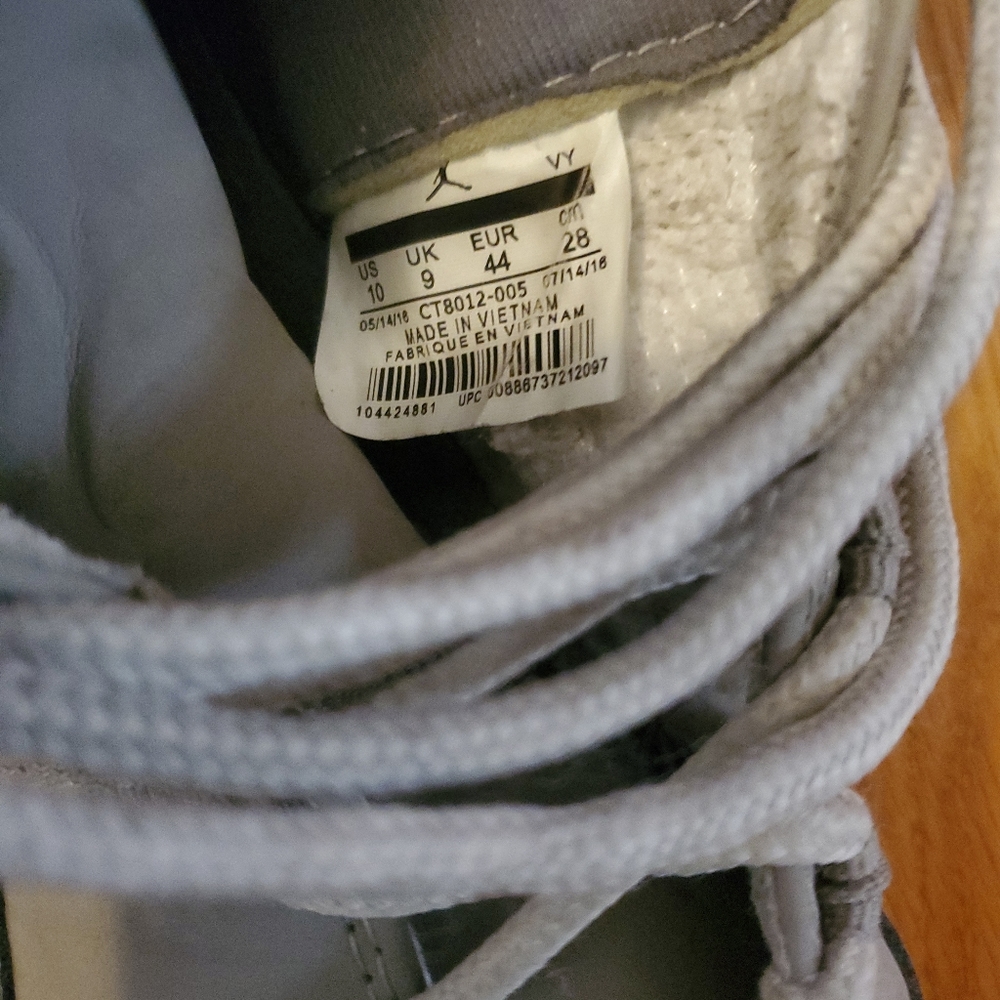 NIKE CT8012-005 Air Jordan 11 Retro High Cool Grey 2021  Size 10 - Picture 10 of 13